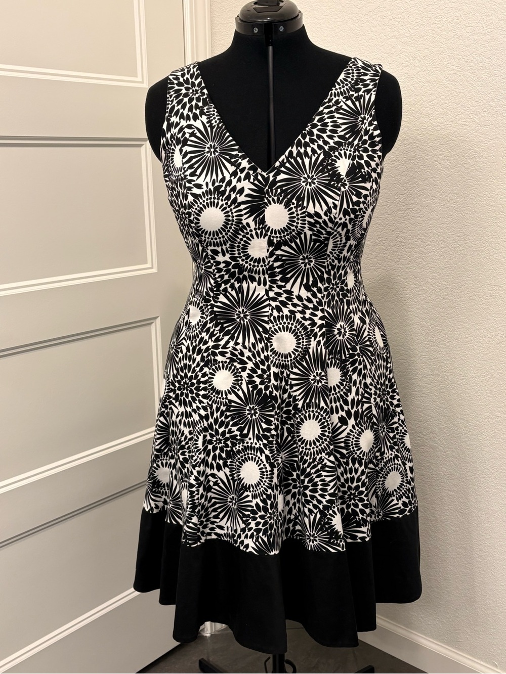 Nine West Black and White Floral Fit-and-Flare Dress